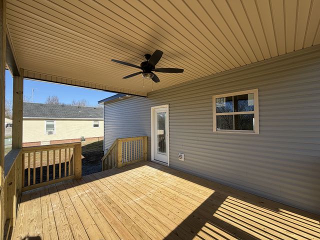 985 Long Beech Dr, Clarksville, TN 37042