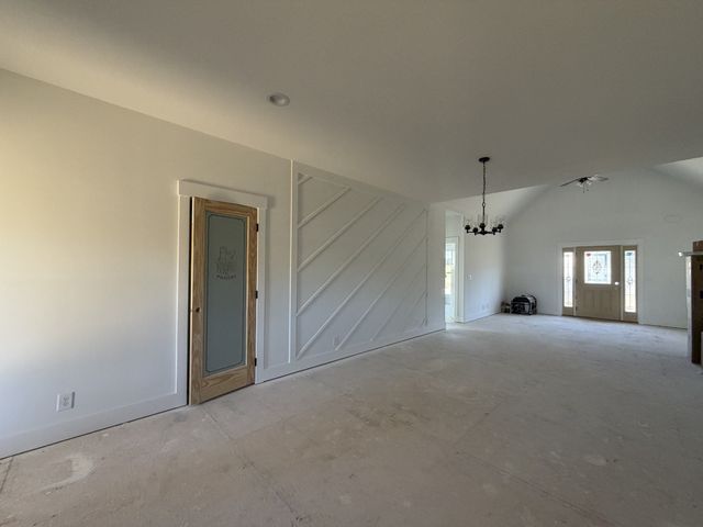 985 Long Beech Dr, Clarksville, TN 37042