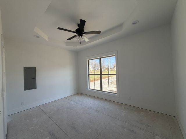 985 Long Beech Dr, Clarksville, TN 37042