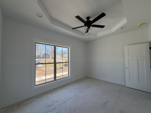 985 Long Beech Dr, Clarksville, TN 37042