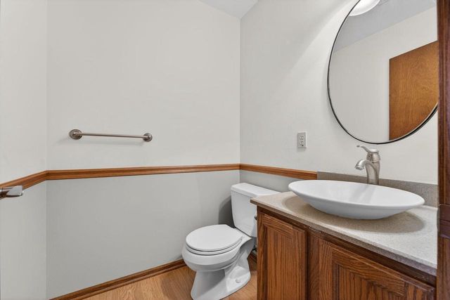 8465 S Heritage COURT, Oak Creek, WI 53154