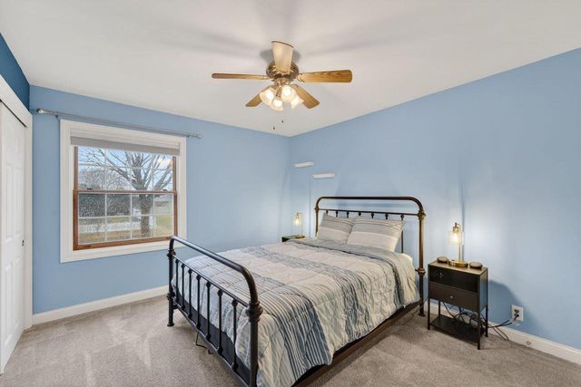 8465 S Heritage COURT, Oak Creek, WI 53154