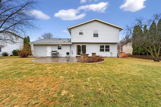 8465 S Heritage COURT, Oak Creek, WI 53154