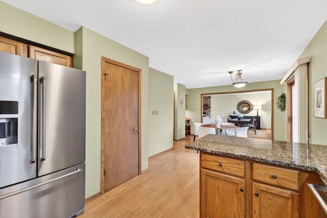 8465 S Heritage COURT, Oak Creek, WI 53154