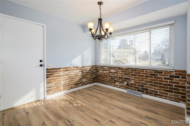 802 Delhurst Drive, Manchester, MO 63021