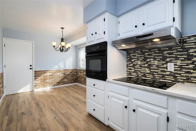 802 Delhurst Drive, Manchester, MO 63021