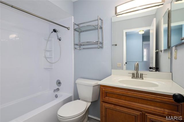 802 Delhurst Drive, Manchester, MO 63021