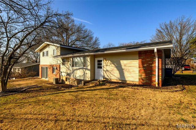 802 Delhurst Drive, Manchester, MO 63021