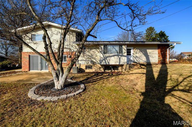 802 Delhurst Drive, Manchester, MO 63021