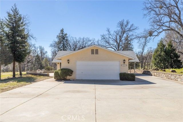 50174 Road 620, Oakhurst, CA 93644