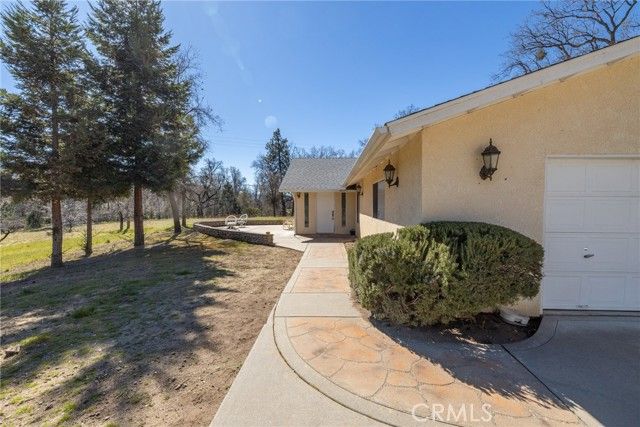 50174 Road 620, Oakhurst, CA 93644