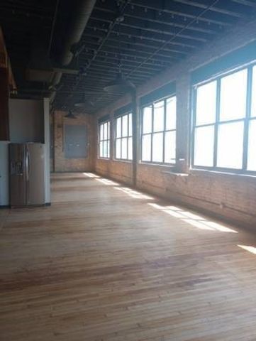 348 N Ashland Avenue, Chicago, IL 60607