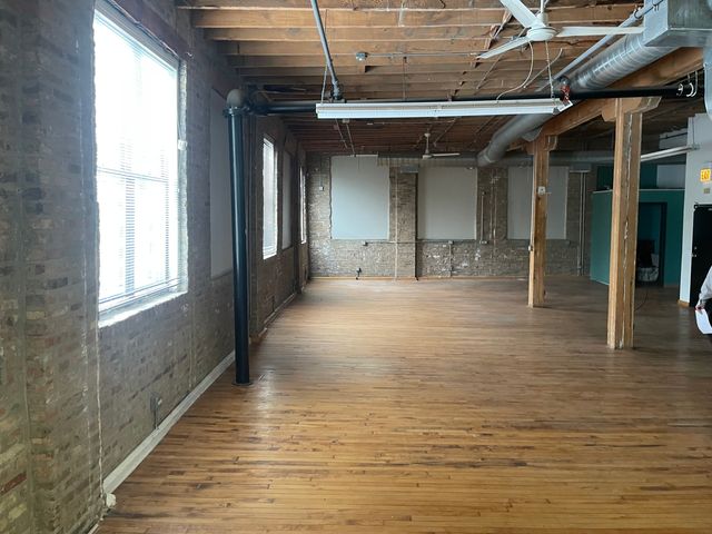 348 N Ashland Avenue, Chicago, IL 60607