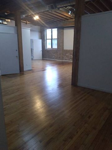 348 N Ashland Avenue, Chicago, IL 60607