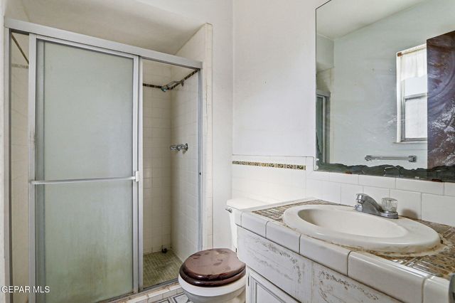 3457 Guthrie Street, El Paso, TX 79935