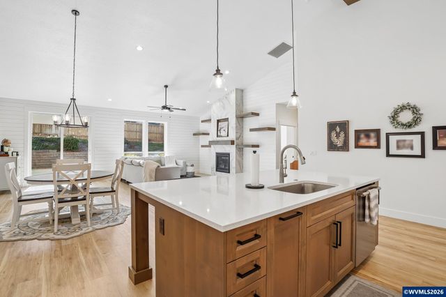 5939 Evangelista St S, Salem, OR 97306