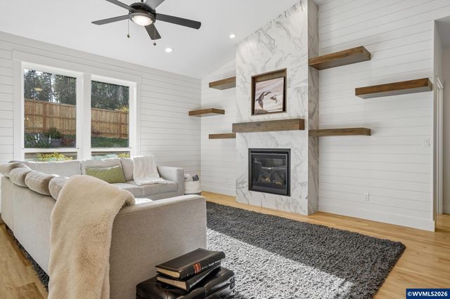 5939 Evangelista St S, Salem, OR 97306