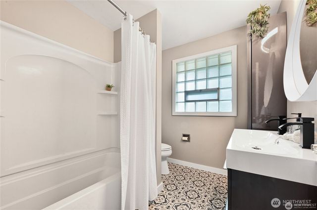 151 Bay Lyn Drive, Lynden, WA 98264