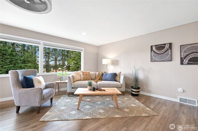 151 Bay Lyn Drive, Lynden, WA 98264