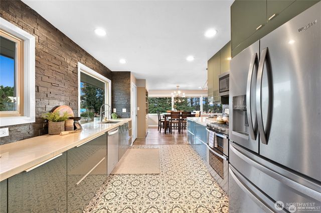 151 Bay Lyn Drive, Lynden, WA 98264