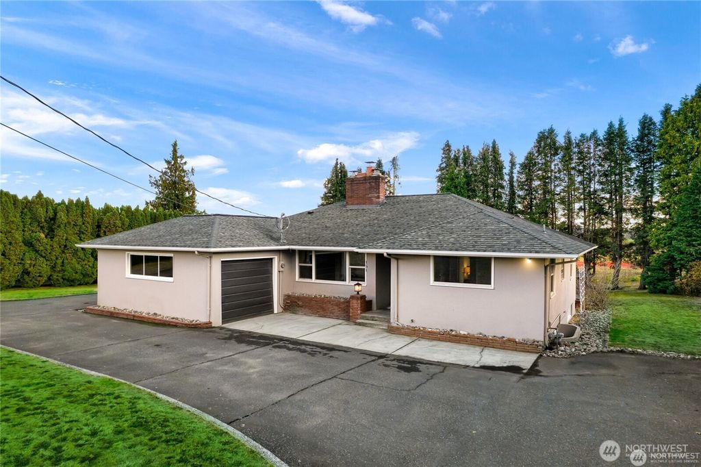 151 Bay Lyn Drive, Lynden, WA 98264