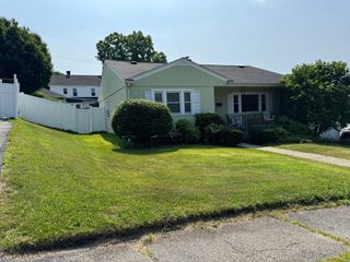 89 Westview, Worcester, MA 01602