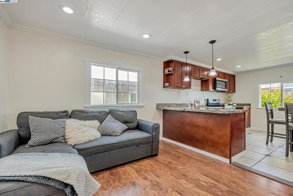 19150 Hesperian Blvd, Hayward, CA 94541