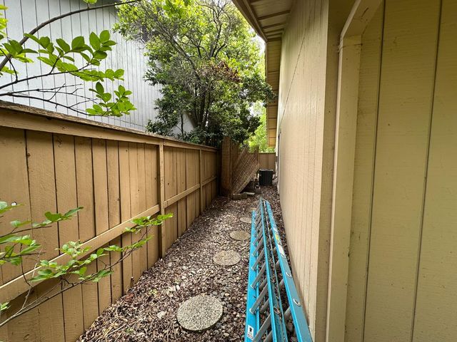 7929 Wildridge Dr, Fair Oaks, CA 95628