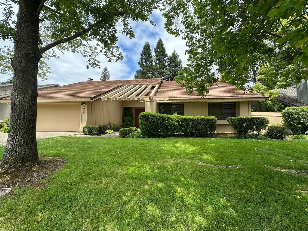 7929 Wildridge Dr, Fair Oaks, CA 95628