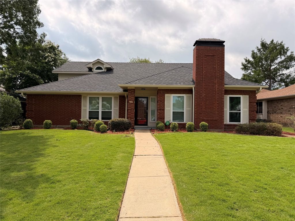 2210 Crystal Creek Lane, Garland, TX 75040