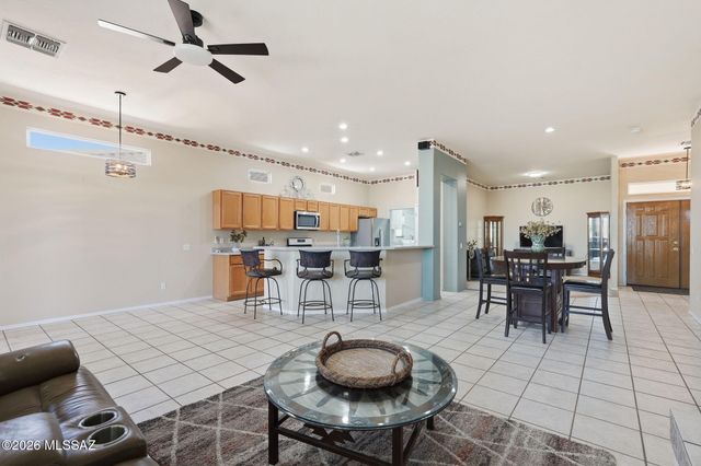 306 W Continental Vista Place, Green Valley, AZ 85614
