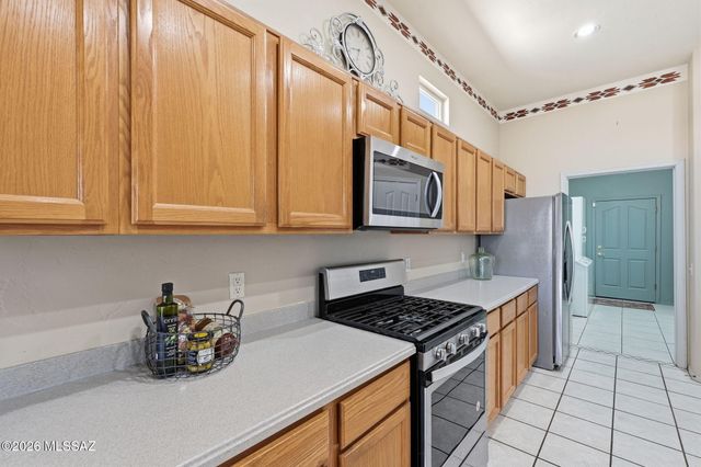 306 W Continental Vista Place, Green Valley, AZ 85614