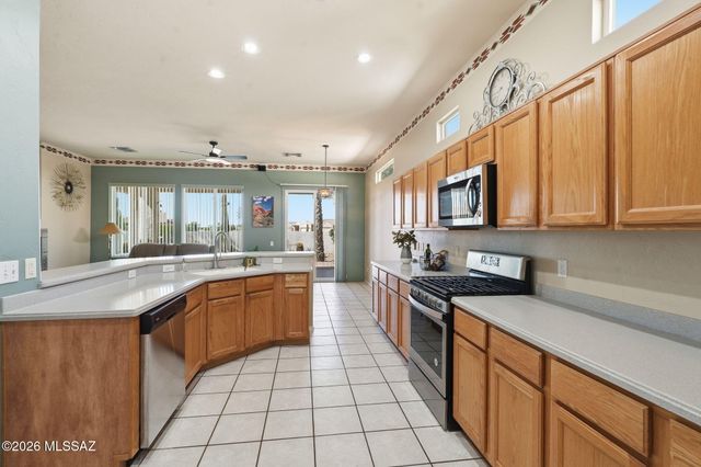 306 W Continental Vista Place, Green Valley, AZ 85614