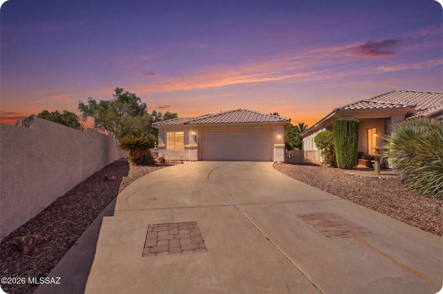 306 W Continental Vista Place, Green Valley, AZ 85614
