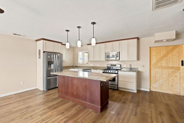 521 Oregon Street, Manteca, CA 95337