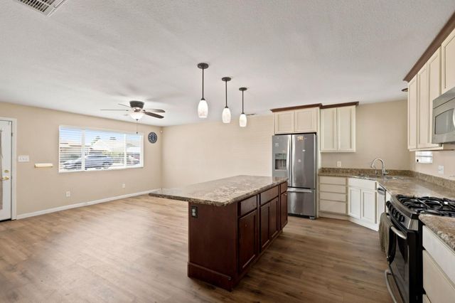521 Oregon Street, Manteca, CA 95337