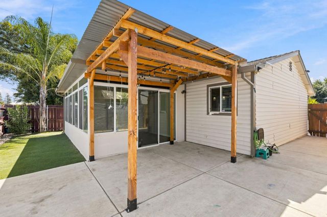 521 Oregon Street, Manteca, CA 95337