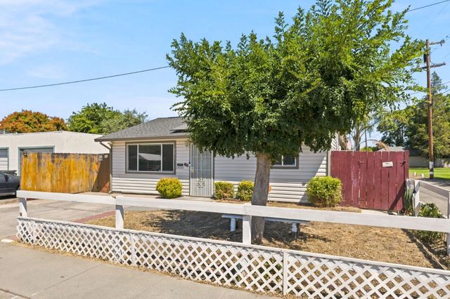521 Oregon Street, Manteca, CA 95337