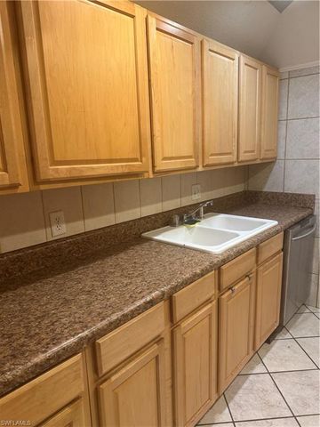 1849 Maravilla AVE A12, Fort Myers, FL 33901