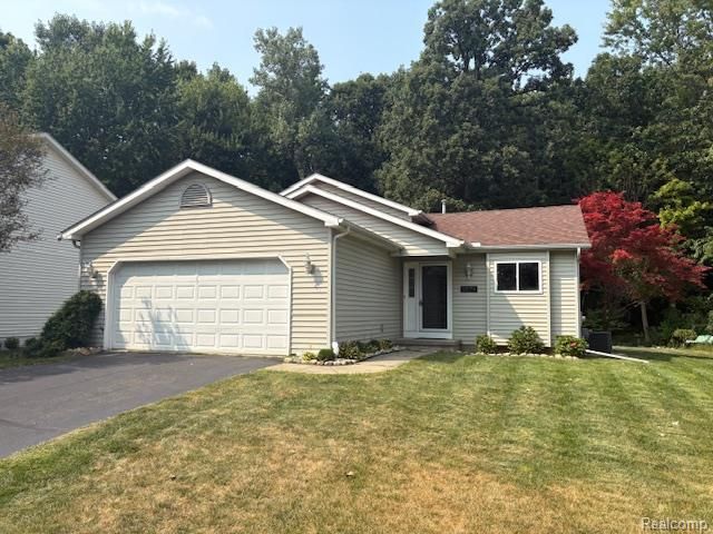 2674 Onagon Trail Trail, Waterford, MI 48328