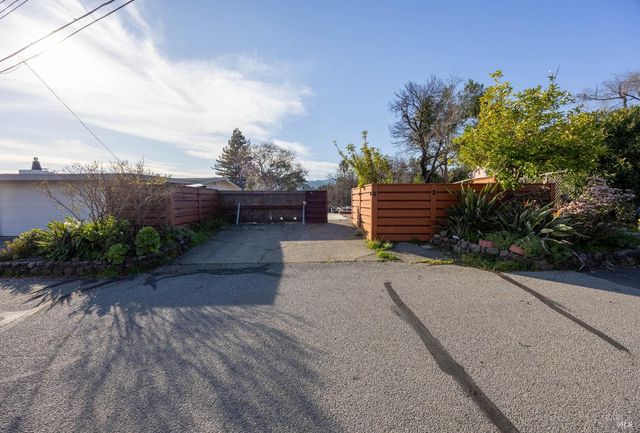 50 Hillcrest Ct, San Anselmo, CA 94960