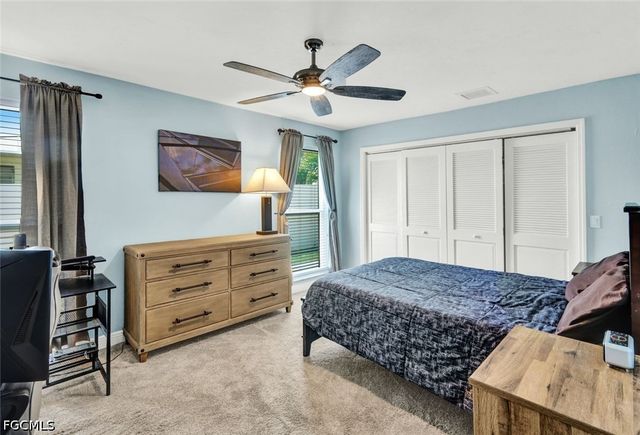 703 SE 33rd TER, Cape Coral, FL 33904