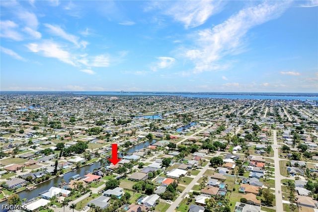 703 SE 33rd TER, Cape Coral, FL 33904