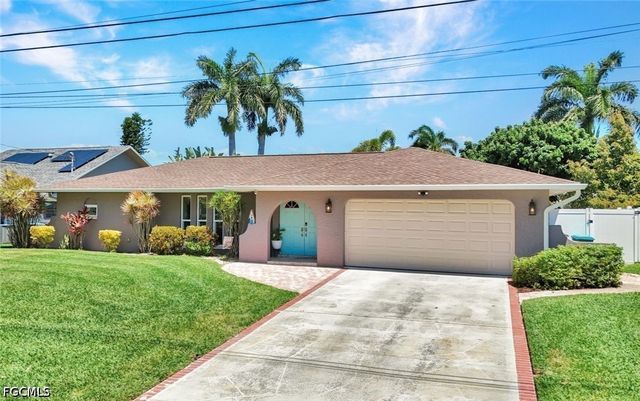 703 SE 33rd TER, Cape Coral, FL 33904