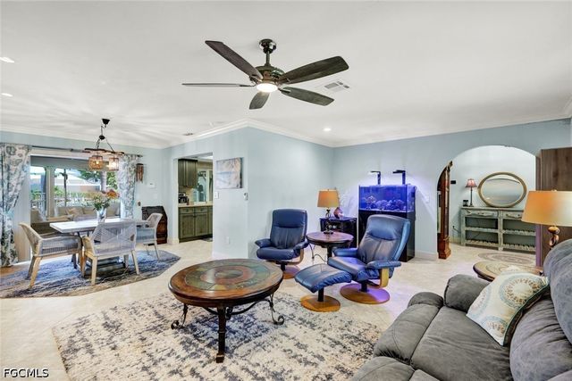 703 SE 33rd TER, Cape Coral, FL 33904