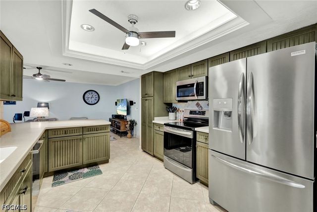 703 SE 33rd TER, Cape Coral, FL 33904