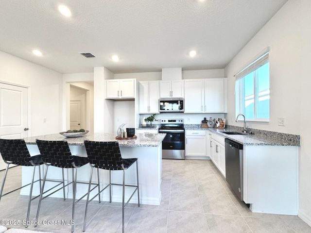 386 Glaspell Circle SE, Palm Bay, FL 32909