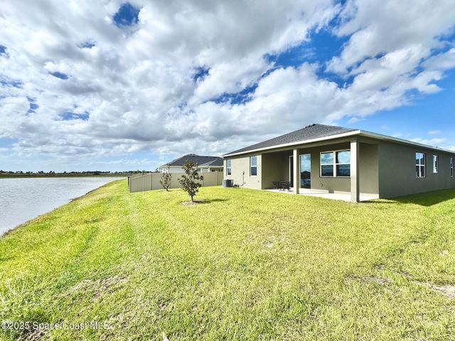 386 Glaspell Circle SE, Palm Bay, FL 32909