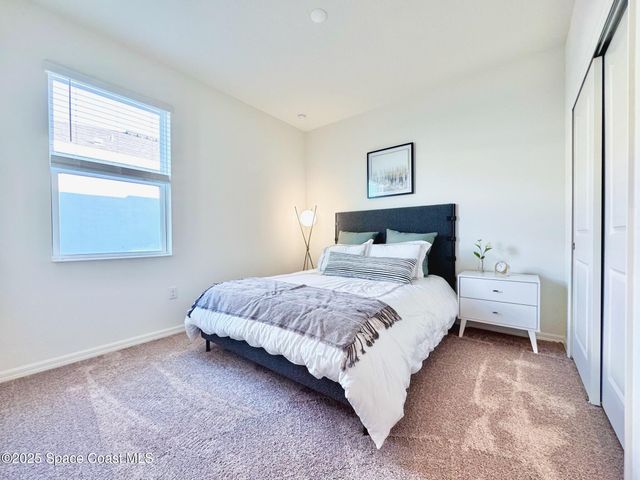 386 Glaspell Circle SE, Palm Bay, FL 32909