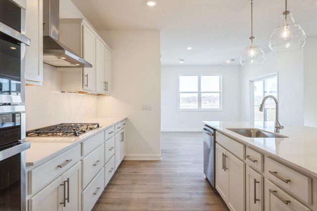 5198 Long Pointe Bay, Woodbury, MN 55129